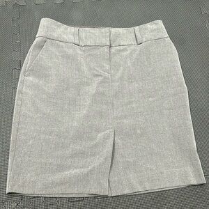 Old Navy size 4 grey skirt